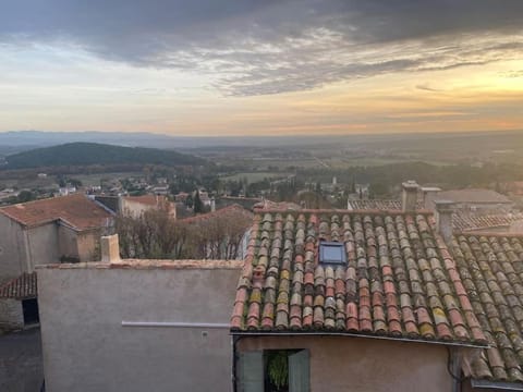 Appartement lumineux et calme Apartment in Aix-en-Provence