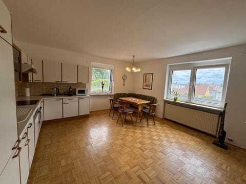 Kitchen or kitchenette, Dining area, dishwasher, stove