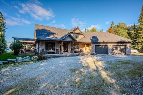 Michael's Luxury Cottage On Bruce Trail Starlink Casa in South Bruce Peninsula