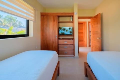 Luxury Villa Private Pool, Bar, open air shower, 100MB and Lush Garden Villa in Cabarete