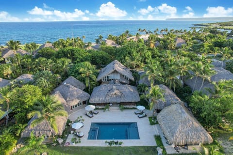 Property building, Bird's eye view, Garden, Pool view, Sea view