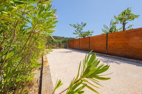 Villa Maudroume Villa in La Londe-les-Maures