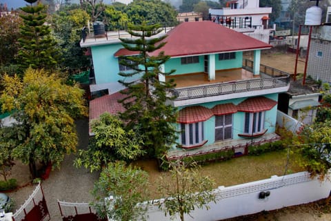 Property building, Neighbourhood, Garden, Street view