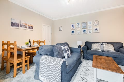 Modern and Comfortable 3 bed Apartment in Bedford