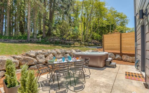 Patio, Hot Tub