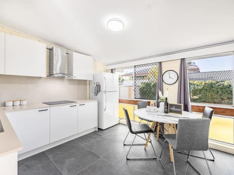 Lovely 2B2B Home Affordable Price Sunnybank CBD House in Brisbane