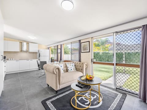 Lovely 2B2B Home Affordable Price Sunnybank CBD House in Brisbane