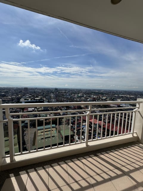 Spacious 1BR with Sunset view at The Celandine Apartment in Quezon City