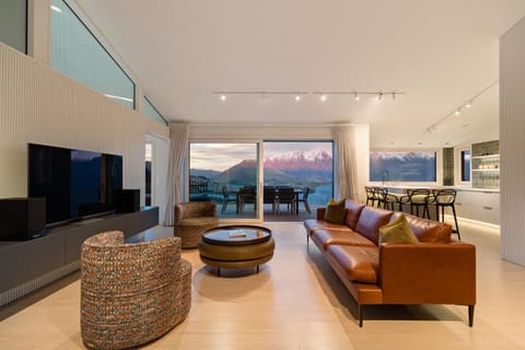 TV and multimedia, Living room, Mountain view