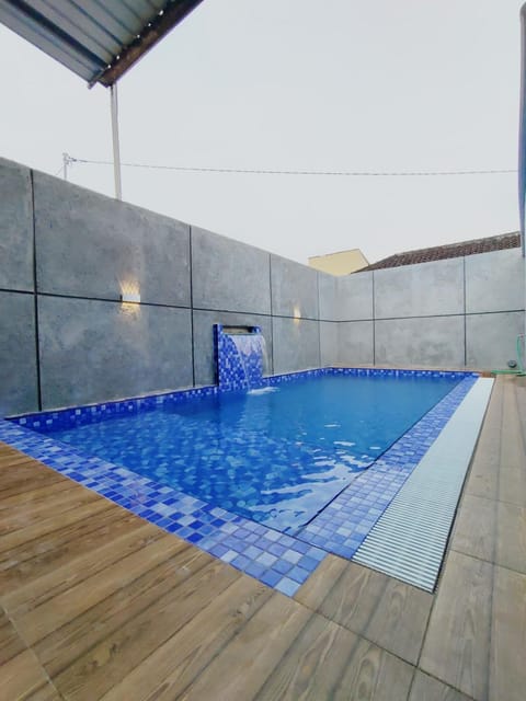 Pool view, Swimming pool, Sports