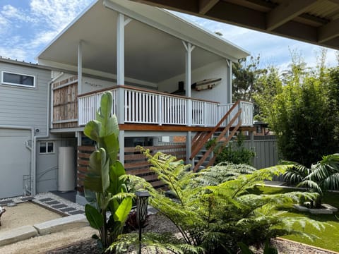 Shoaly House - A Spacious Oasis House in Shoal Bay