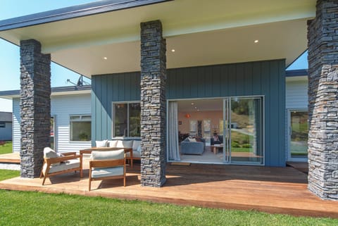 Redwood Haven House in Tasman District, Tasman, New Zealand