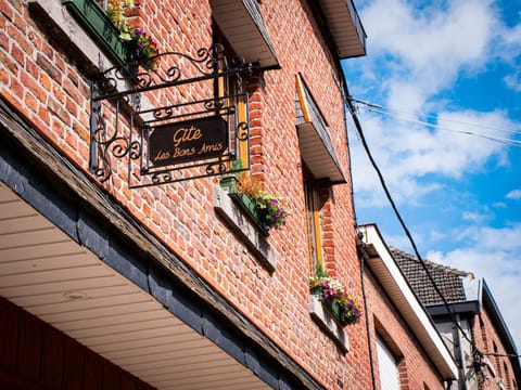 Les bons amis Apartment in Aachen