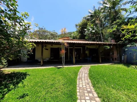 Casa Rústica na praia Cigarras House in São Sebastião