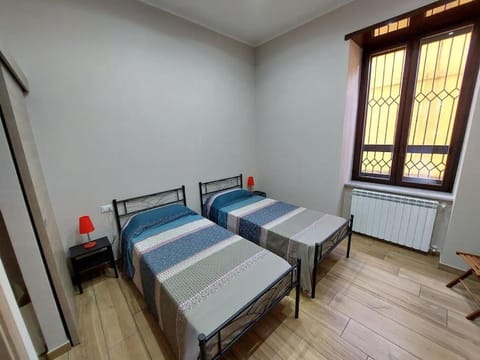 Bilocale centrale Casaurea Apartment in Naples