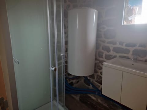 GITE Le SALOON House in Auvergne-Rhône-Alpes