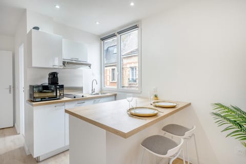 Studio lumineux en centre ville Apartment in Soissons