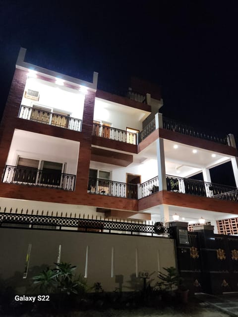 Property building, Night, View (from property/room), Balcony/Terrace