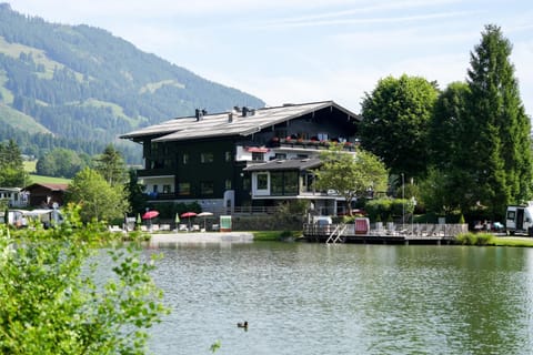 Hotel Bad Neunbrunnen am Waldsee - non Halal Hotel in Salzburgerland