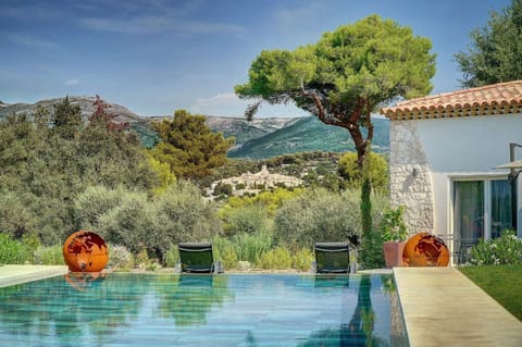 Mountain view, Pool view