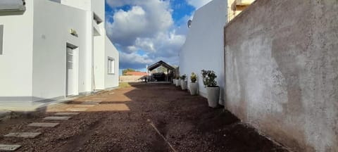 Vientos punteños House in San Luis Province, Argentina