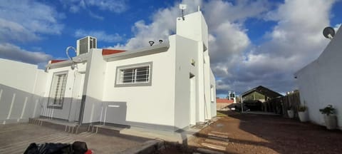 Vientos punteños House in San Luis Province, Argentina