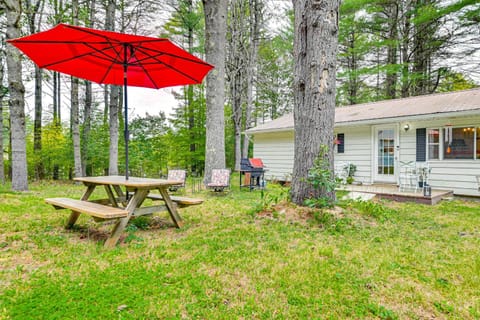 Gloversville Getaway with Grill 5 Mi to Water! Casa in Great Sacandaga Lake