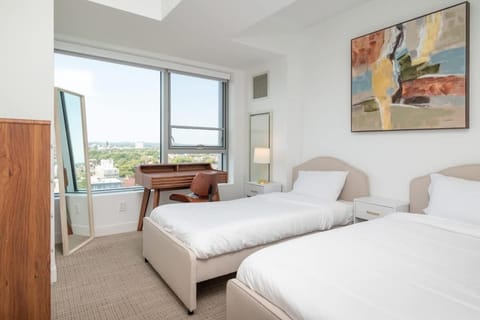 Central Penthouse City Skyline Views Gym sleep 8 Apartment in Cambridgeport