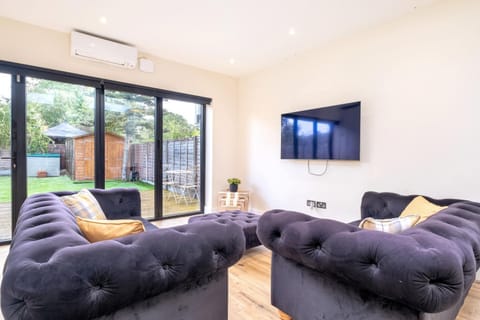 Spacious 6 bedroom, 2 bathroom house House in Ilford