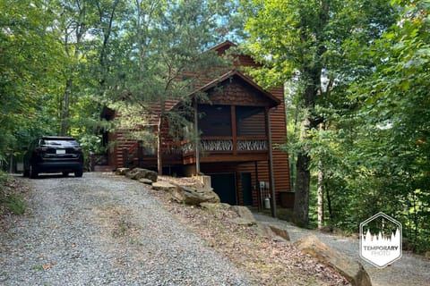 Tree Top Hideaway - Private with Games Firepit More Villa in Blue Ridge