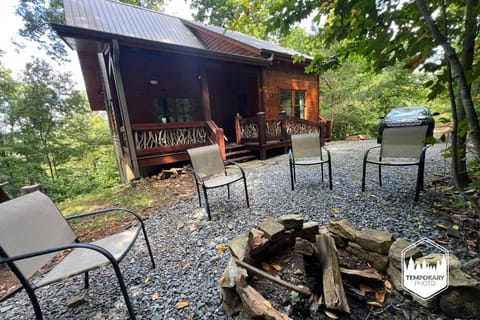 Tree Top Hideaway - Private with Games Firepit More Villa in Blue Ridge