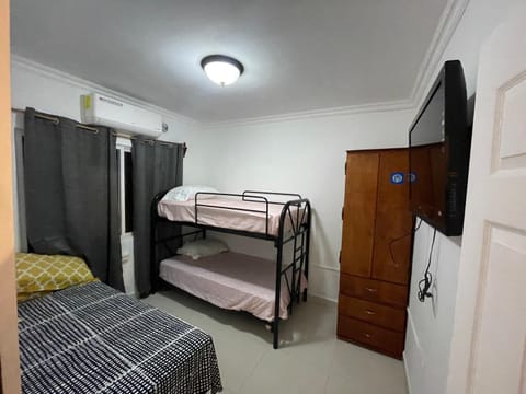 Bed, TV and multimedia, Bedroom