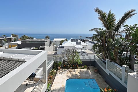 Day, View (from property/room), Pool view, Sea view, Swimming pool, Swimming pool