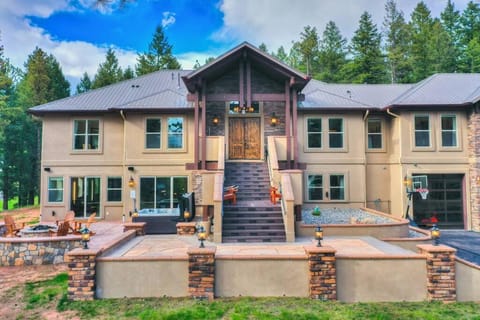 Property building, Bird's eye view, Garden view