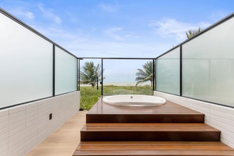 Hot Tub, Sea view