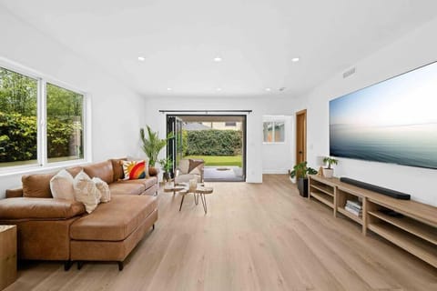 Remodeled 3BR LA Home for 6 Near Venice Beach Villa in Culver City