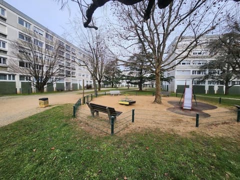 T4 spacieux rénové parking - Stade-Arena-Eurexpo Apartment in Vaulx-en-Velin