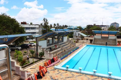 Day, Pool view, Swimming pool, sunbed