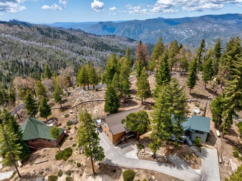 Yosemite Summit & Little Summit Casa in Tuolumne County