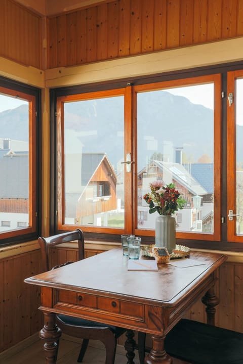 Dining area, Mountain view