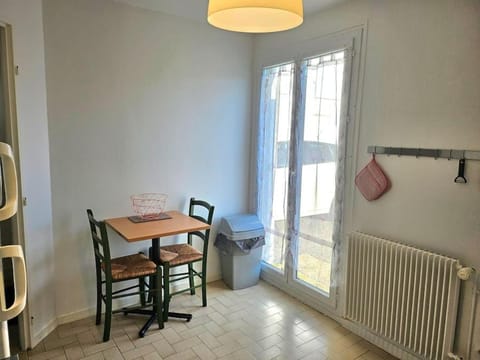 Dining area, kitchen