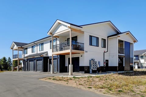 Property building, Neighbourhood, Street view