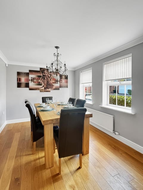 Dining area, Dinner