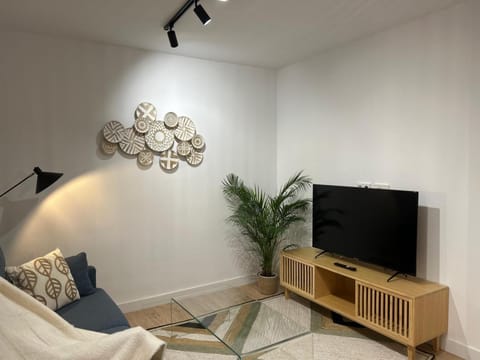 Communal lounge/ TV room, TV and multimedia, Living room