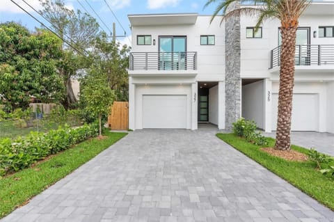 Beautiful Property in Fort Laurderdale House in Fort Lauderdale