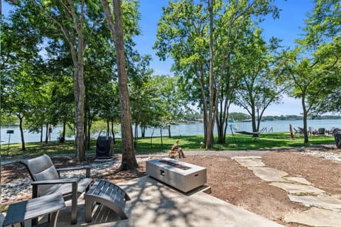 Patio, Natural landscape, Garden view, Lake view