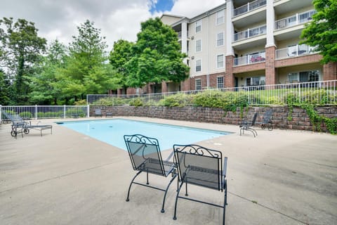 Quiet Condo with Patio 3 Mi to Dtwn Branson! Apartment in Branson