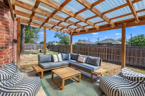 Patio, Garden, Balcony/Terrace, Seating area, Garden view