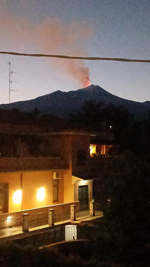 Dimora vista Etna Apartment in Catania