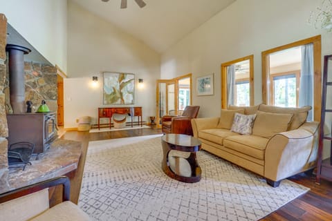 Dog-Friendly Home with Hot Tub and Decks in Durango! House in Durango